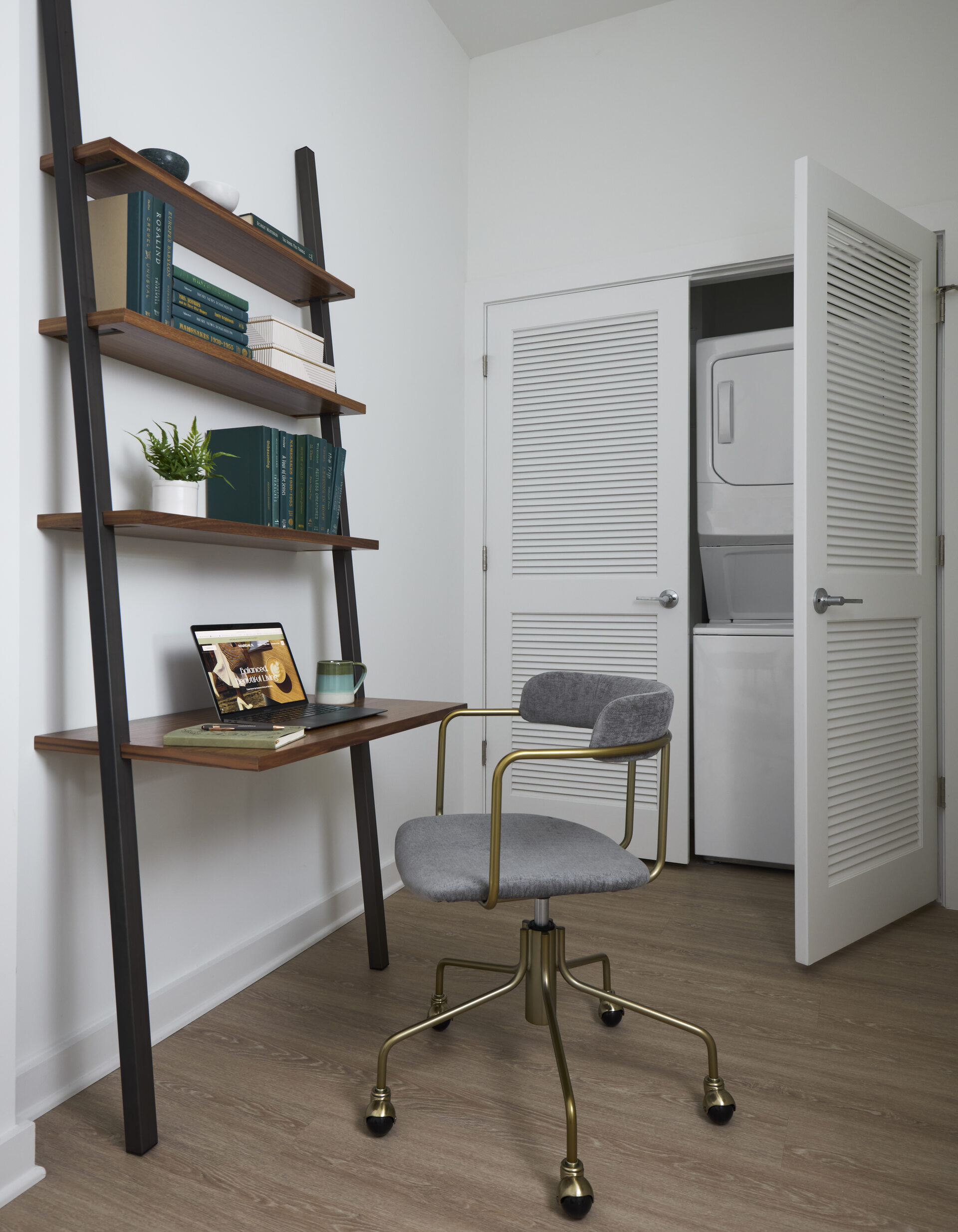 Margaux_INT_Model_OfficeSetup2_08.2024